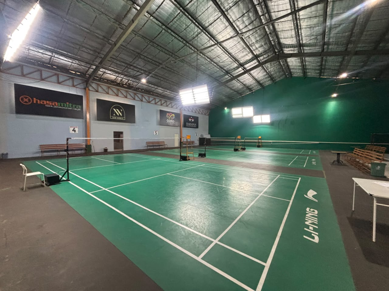 Lapangan Badminton 5
